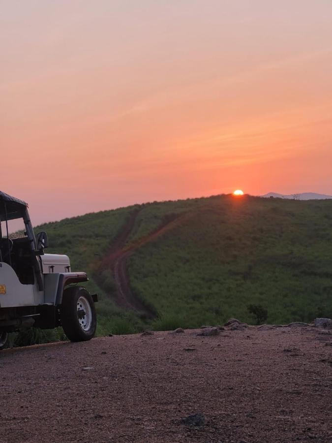 Moss Adams Inn Vagamon Bagian luar foto